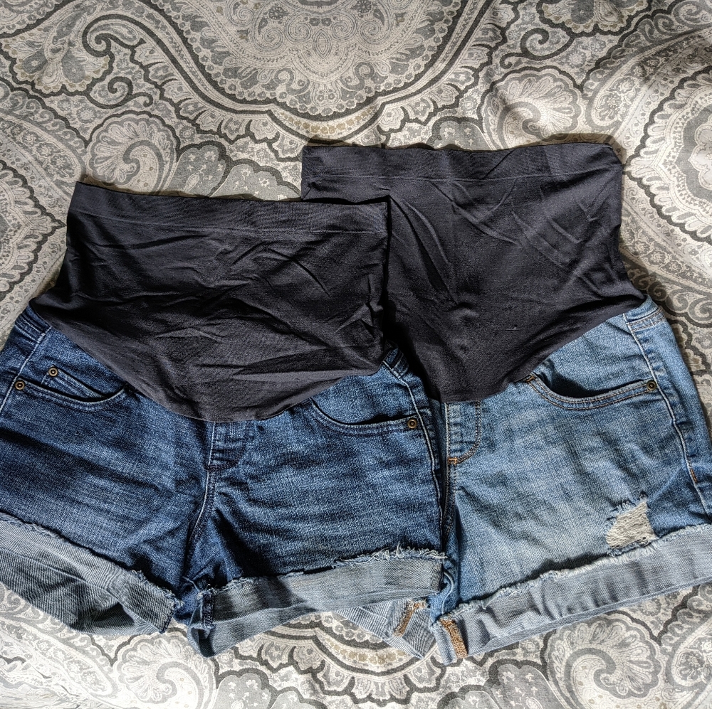 Two pairs of Maternity Jean shorts size 4/6